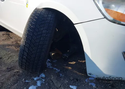 2013 Volvo S60 T5/T5 Platinum/T5 Premier/T5 Premier Plus z USA, uszkodzony, nr VIN YV1612FH6D2233322